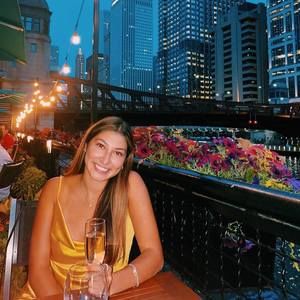 Meet your Posher, Alexis